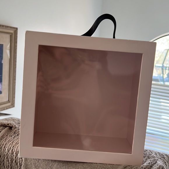 VIKTOR AND ROLF FLOWERBOMB SHADOWBOX GIFT BOX - Picture 11 of 11